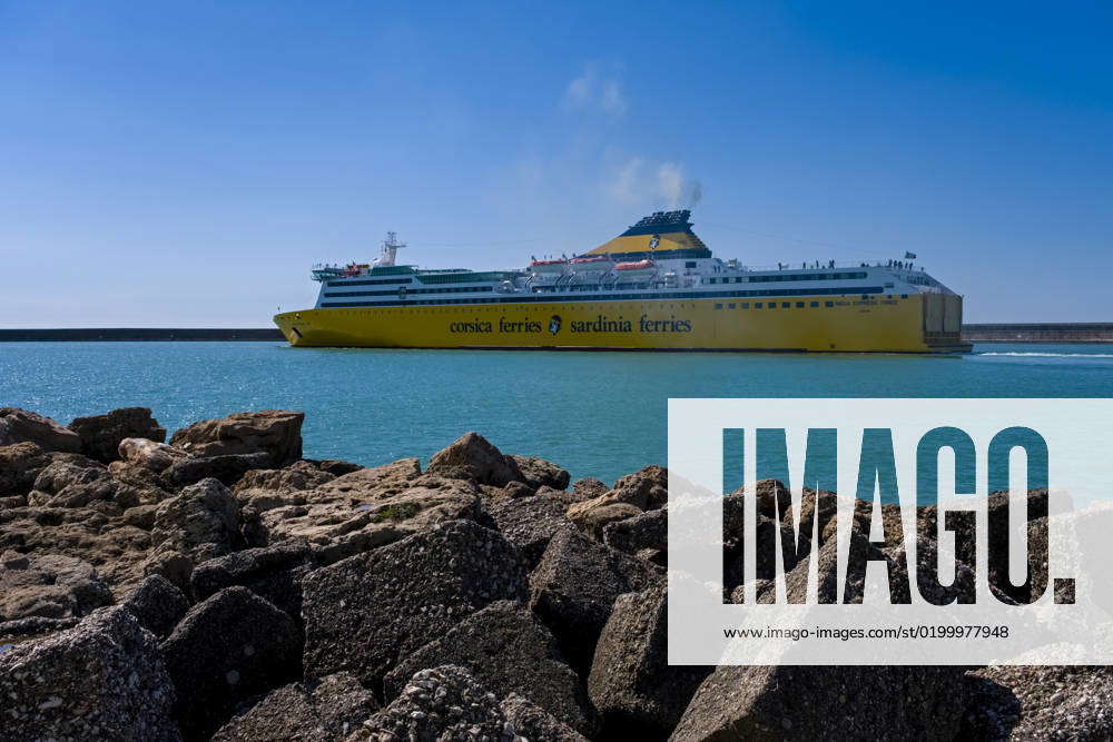 The Mega Express Three, a Corsica Ferries ferry, is leaving the Darsena ...