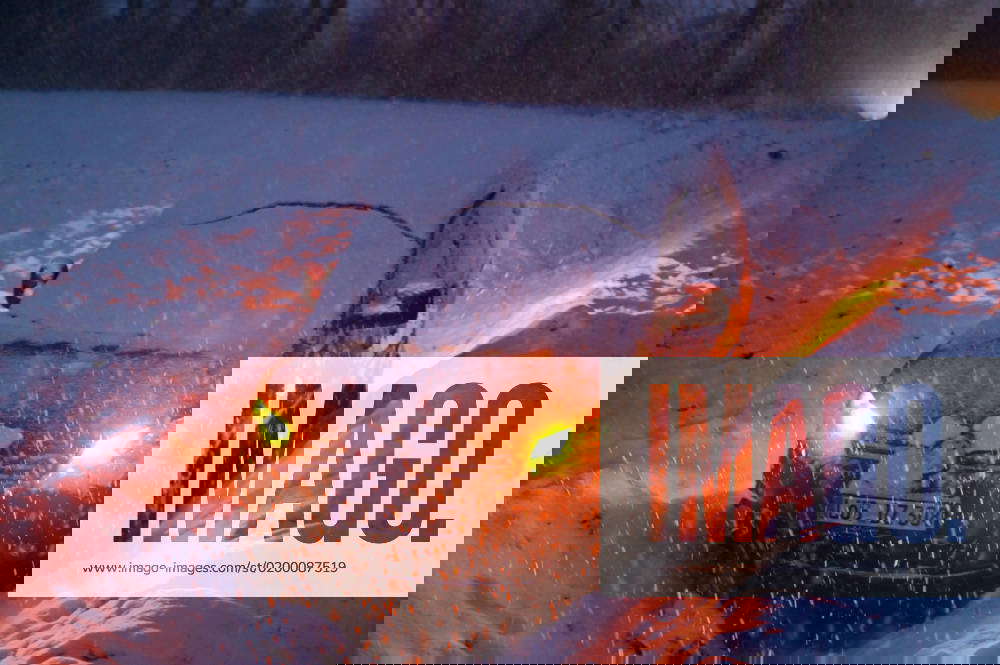 Grossschweidnitz snow chaos car slides into ditch 18 01 2023