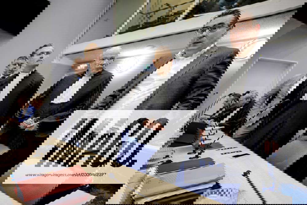 ROTTERDAM Former alderman in The Hague Richard de Mos in court prior to