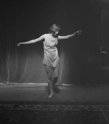 Elizabeth Duncan dancers and children, portrait photograph, 1932 ...