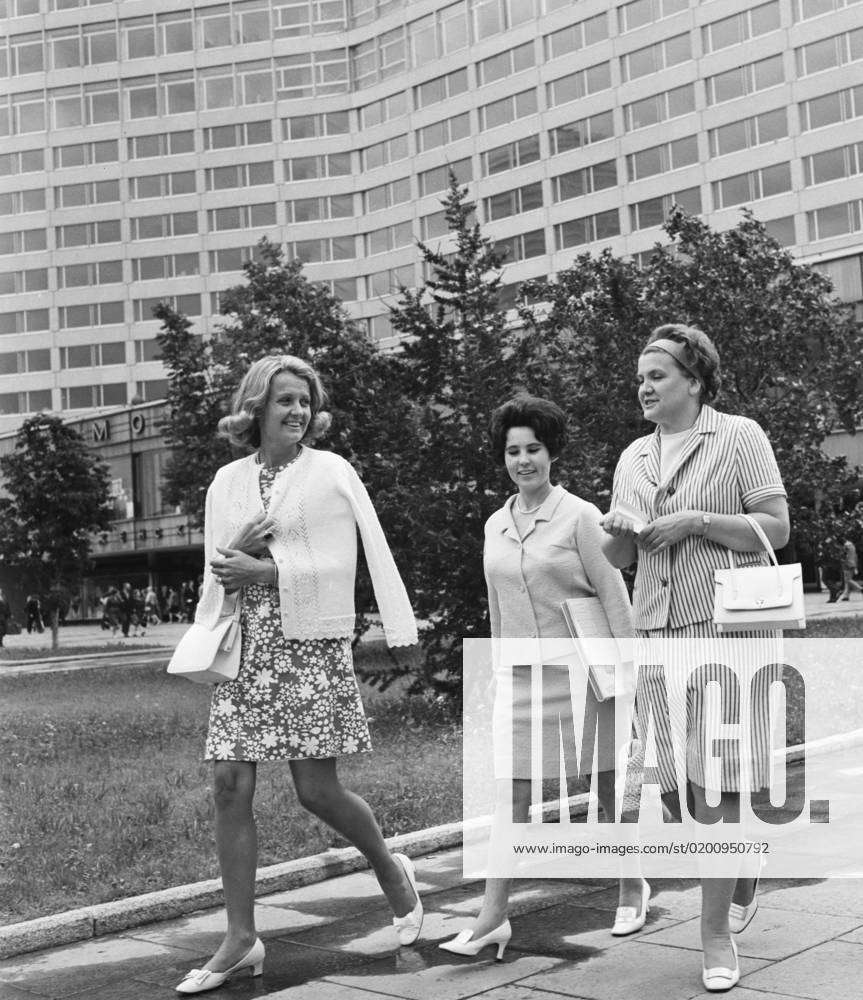 Moscow, USSR. July 4, 1969. Wife of American astronaut Frank Borman ...