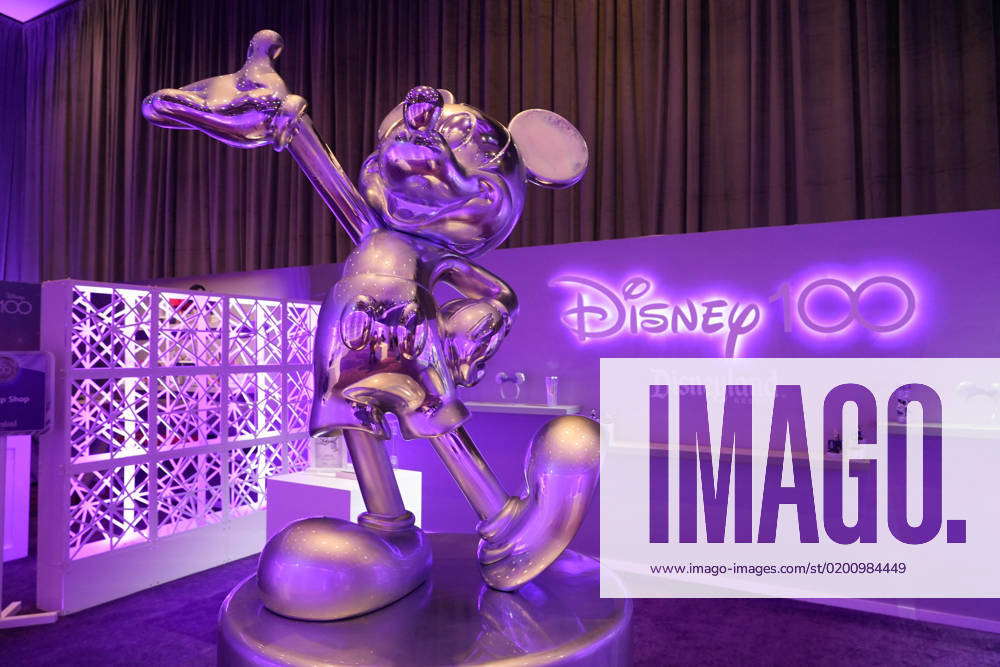 news-disneyland-100th-anniversary-of-the-walt-disney-company-jan-26