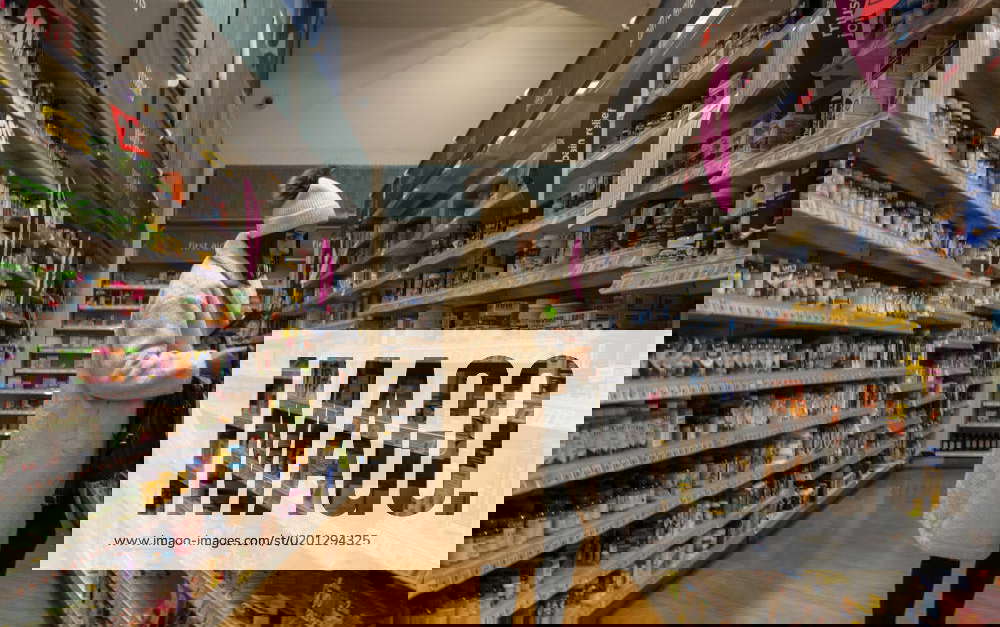 Bed Bath & Beyond shutters Harmon Face Values Everything is on sale at Bed Bath & Beyond™s Harmon