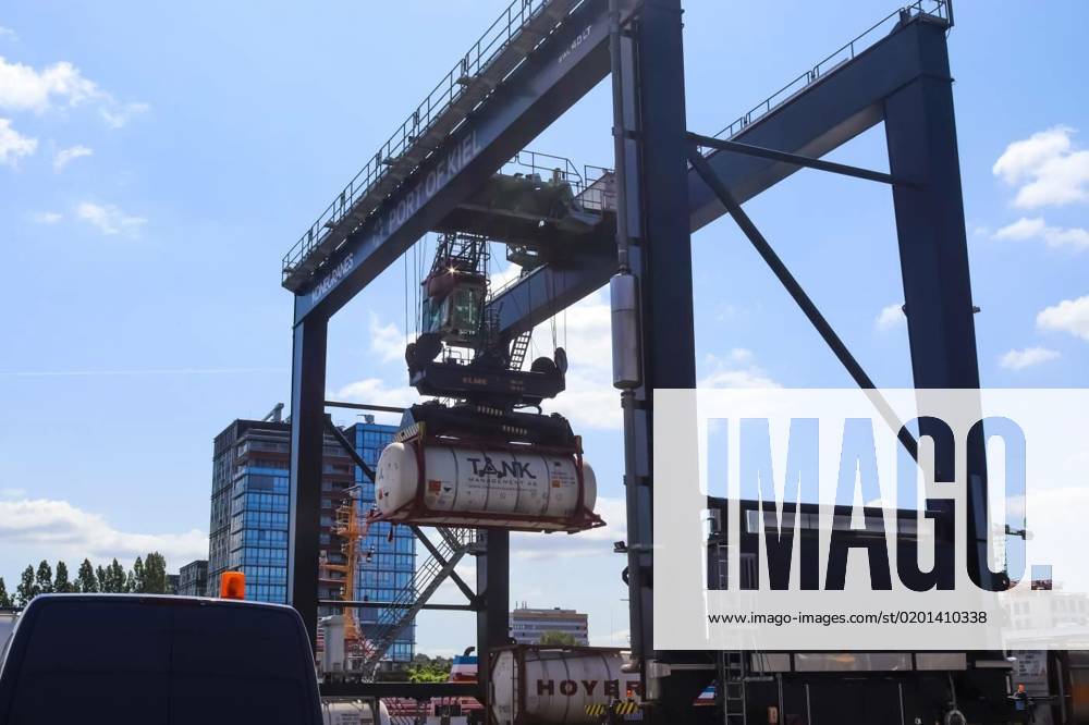 Kiel, Germany 27.December 2022 A large industrial crane lifts heavy