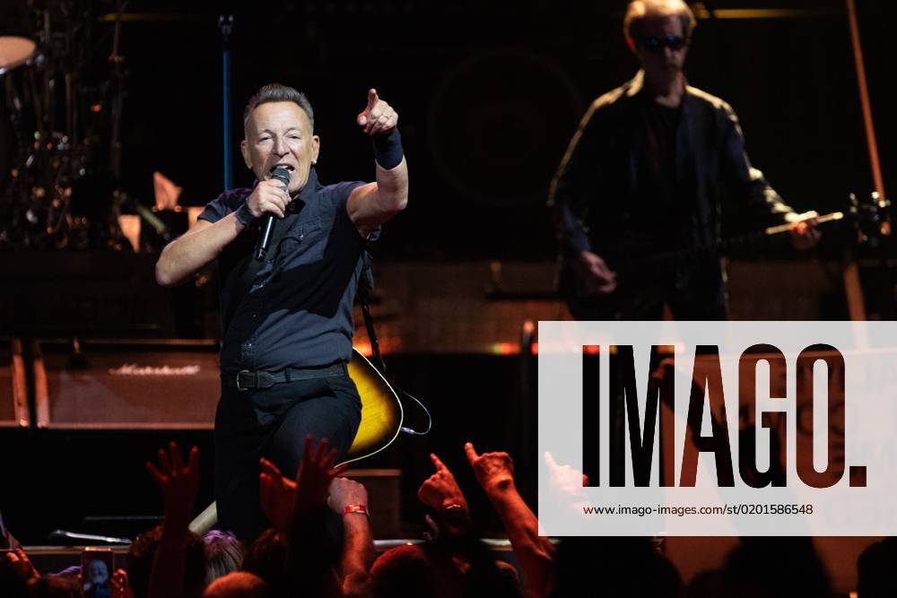 February 1, 2023, Tampa, Florida, USA Bruce Springsteen and the E