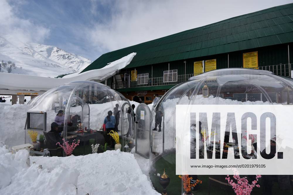 Indien, Restaurant in GlasIglus in Jammu, Kasdchmir India First Glass