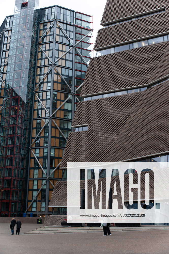 Tate Modern Viewing Platform And Flats The Tate modern and the nearby ...