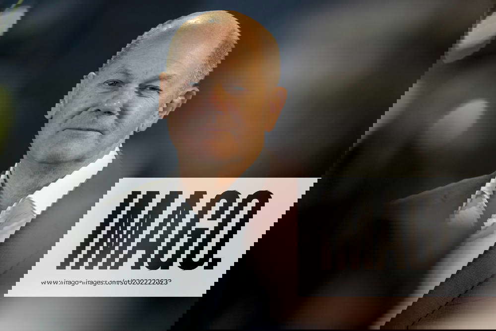 German Chancellor and Governing Mayor visit Bayer AG in Berlin German