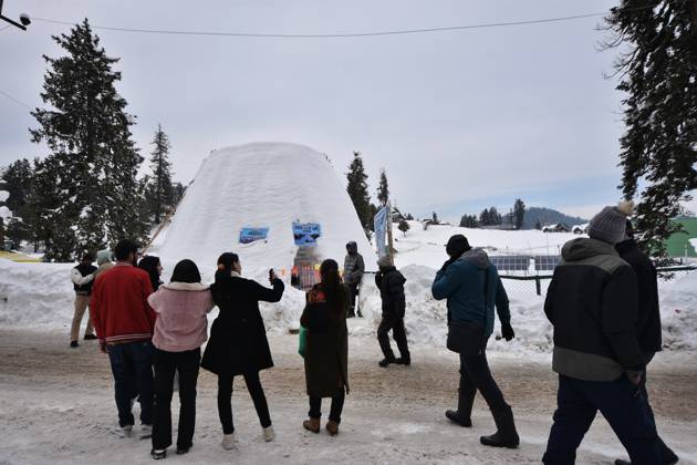 India: World s Largest Igloo Cafe in Kashmir Foreign Tourists from ...