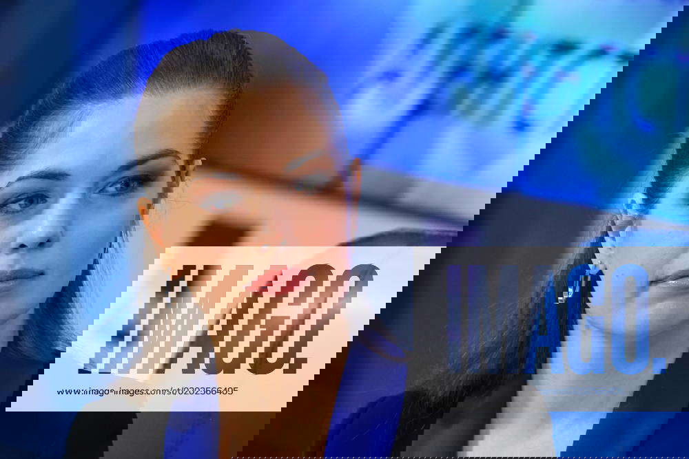 Onam uyda yoqligida porno videolar