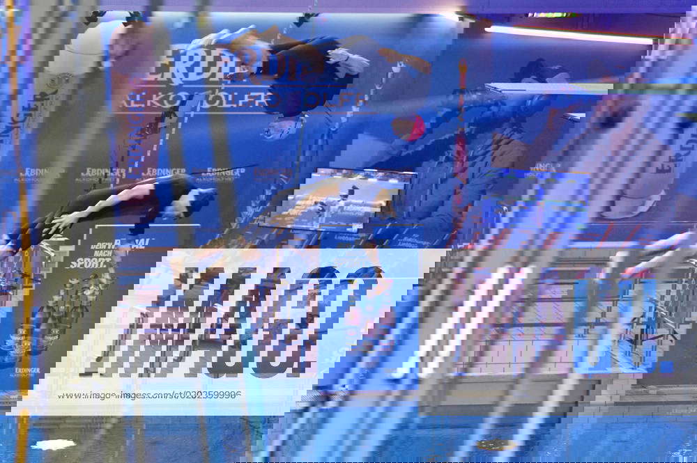 Thomas Drechsel and Timur Ülker in the TV show RTL high diving from the