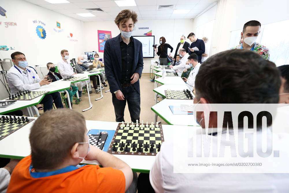 RUSSIA, MOSCOW - FEBRUARY 15, 2023: Russian chess grandmaster Daniil Dubov  (C) is seen during a