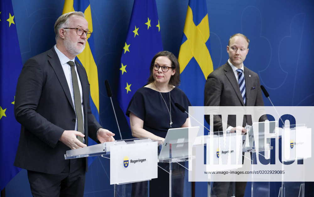 Stockholm 20230217 Labor Market Minister Johan Pehrson L Migration Minister Maria Malmer 