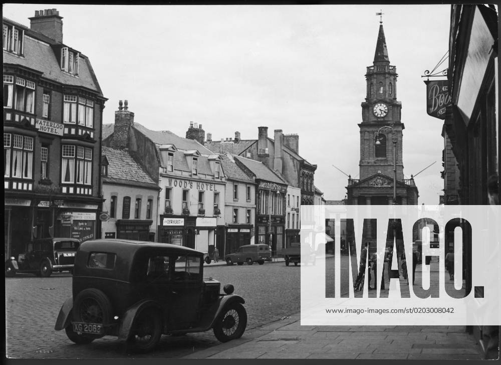 BERWICK HIGH STREET The High Street and Town Hall at BerwickuponTweed