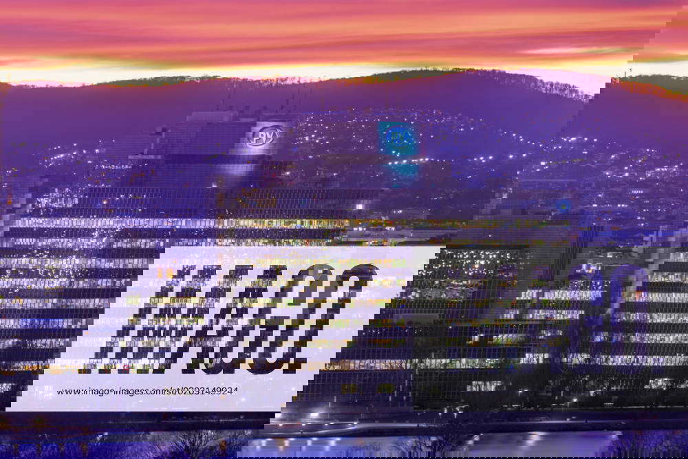 Fiery sunset at river Donau (Danube), Pensionsversicherungsanstalt (PVA, Pension Insurance