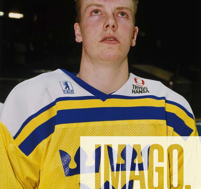 ARCHIVE 19900410 Mats Sundin, 19, in national team dress In a weeks ...