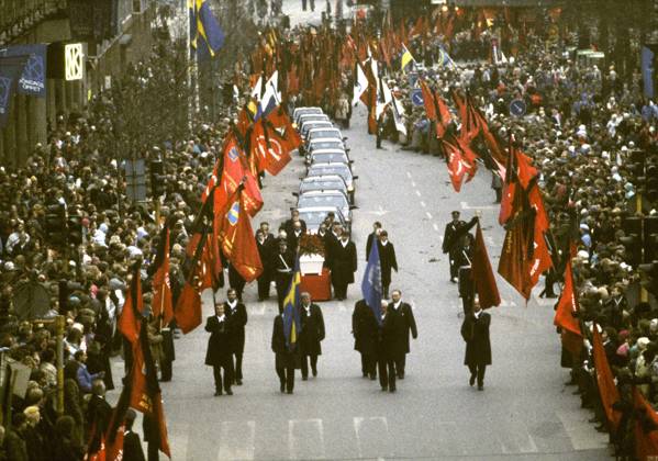 Cortege with Sweden s Prime minister Olof Palme coffin to the burial at ...