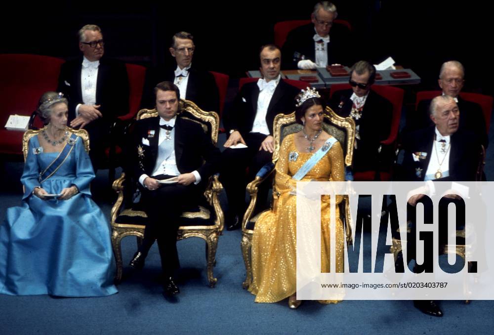 STOCKHOLM 1976 12 10 Nobel Prize ceremony at Stockholm Concert Hall ...