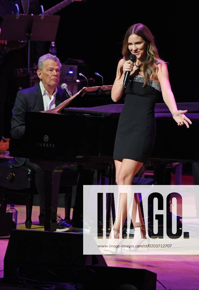 David Foster Katharine Mcphee On Stage For An Intimate Evening With