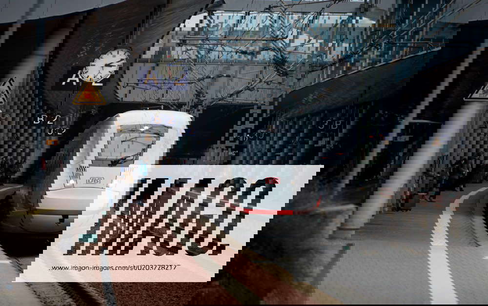 DEU, Germany, Kassel, 23 02 2023 train station Kassel Wilhelmshöhe