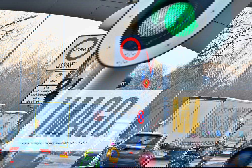 For air pollution control Signposting of the environmental zone on the