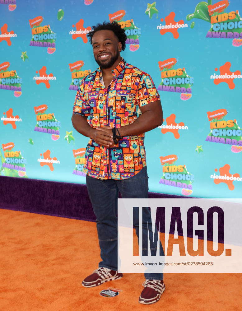 Xavier Woods attends the 37th annual Nickelodeon Kids Choice Awards at ...