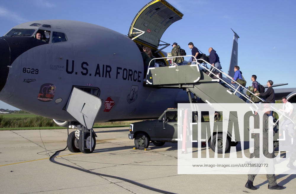 Members of the 128th Air Refueling Wing (ARW) Wisconsin Air National ...