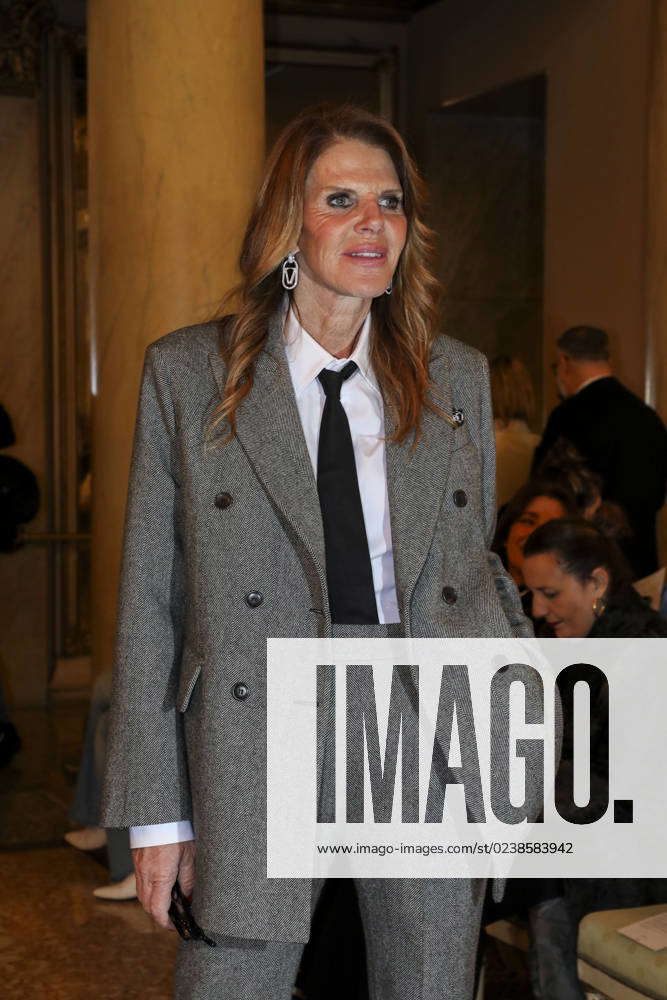 Italian journalist Anna Dello Russo at Milan Fashion Week Women s ...