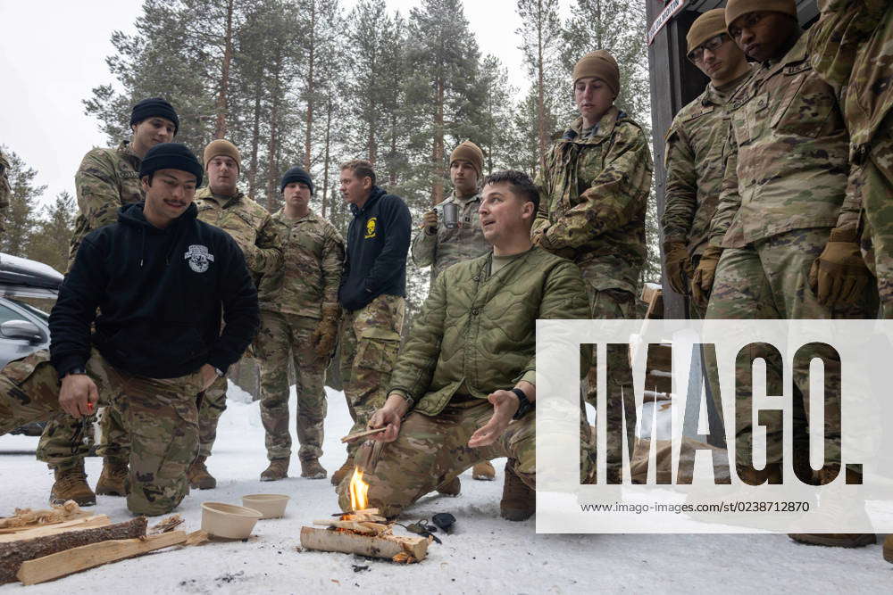 Recon Team Leaders, Sgt. Manuel Elias and Staff Sgt. Jason Wilkerson of ...