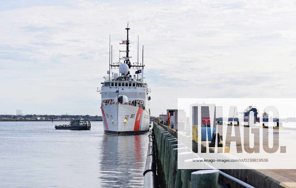 USCGC Bear (WMEC 901) prepares to moor to the pier in Portsmouth, Va ...