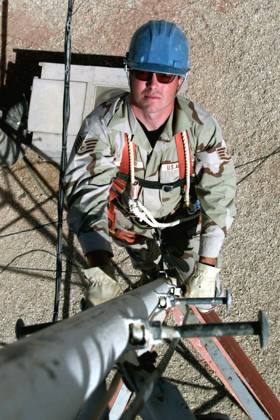 US Air Force STAFF Sergeant David Miller, a Cable Antenna systems ...