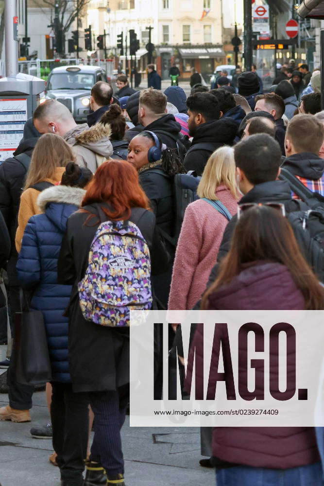 . 15 03 2023. London, United Kingdom. Tube Strike London. Commuters queue for buses at Victoria as