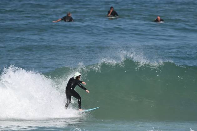 BLACK JOHNSTON SURF, Blake Johnston attempts to surf 500 waves in just ...