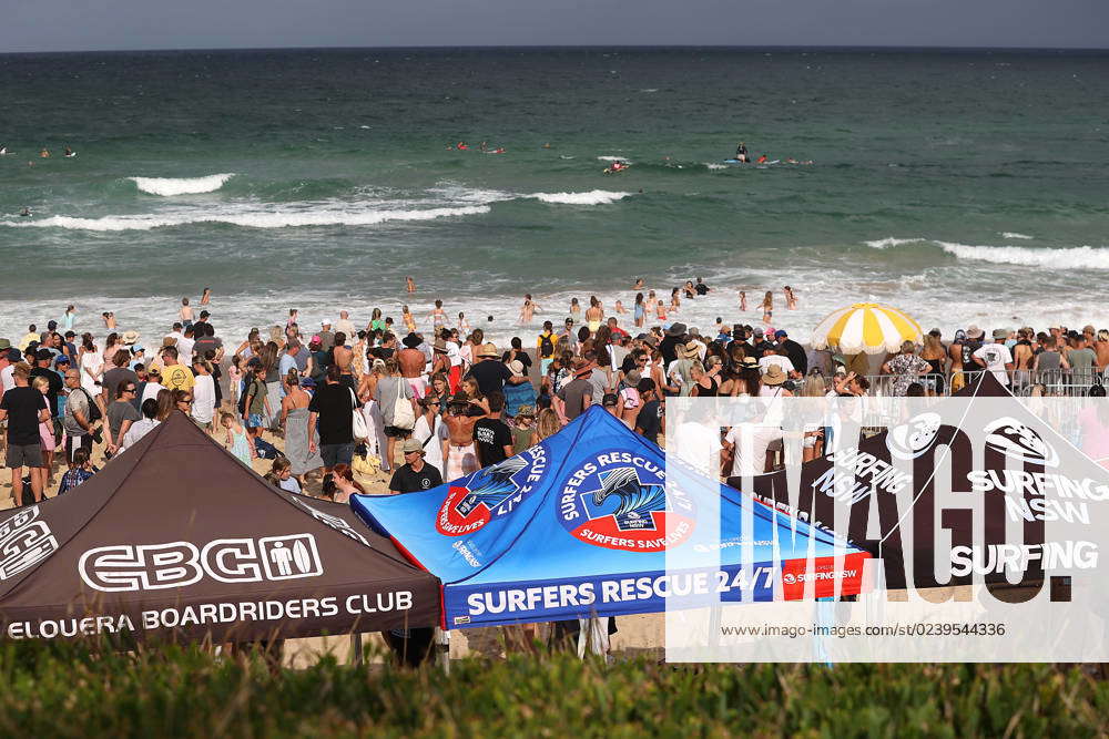 BLAKE JOHNSTON SURF, Blake Johnston attracts a huge crown of supporters ...