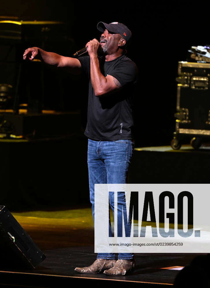 Darius Rucker performs during the Starting Fires Tour at Hard Rock Live