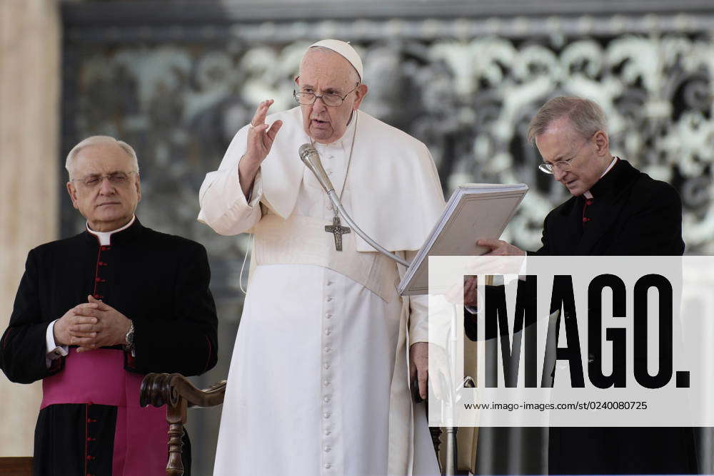 Pope Francis Attends His Weekly General Audience In St. Peter S Square ...