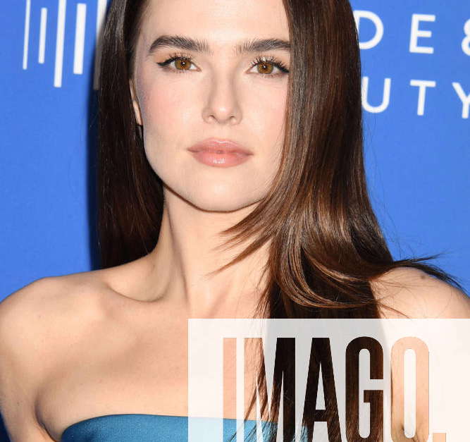 Zoey Deutch bei den Fashion Trust US Awards am 21.03.2023 in Los