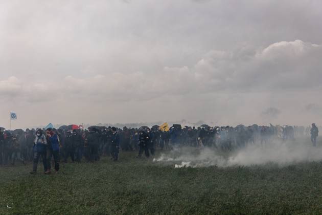 French Police Clash With Water Reservoir Protesters Rotesters ...