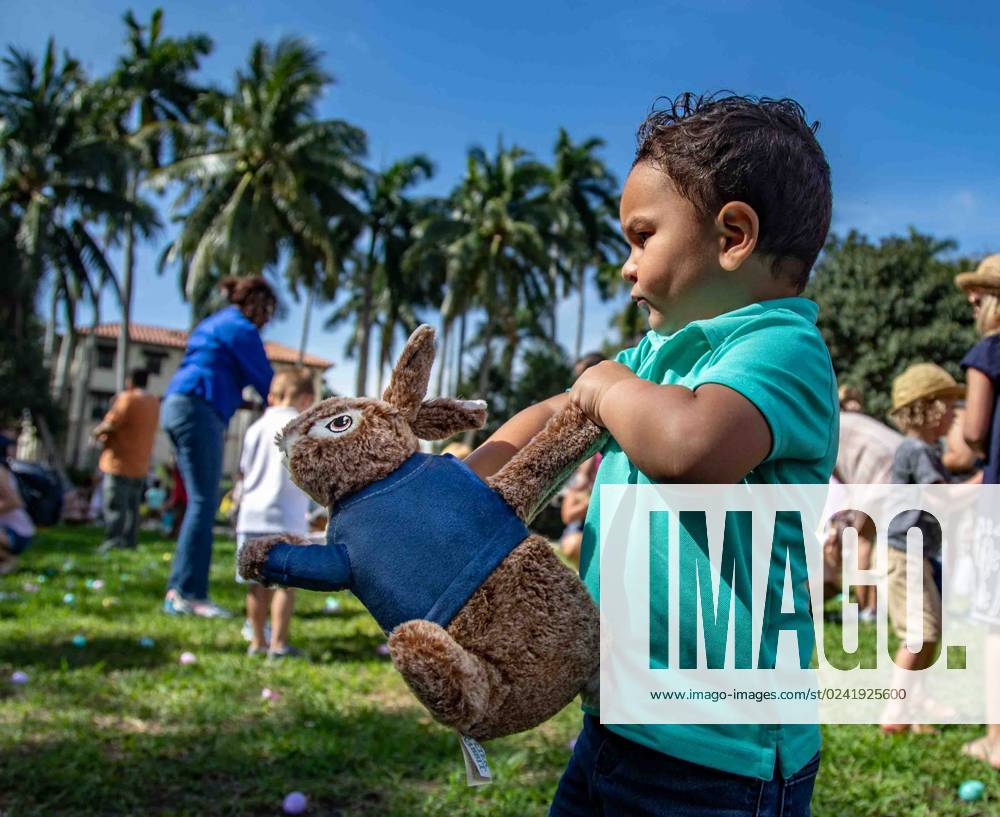 Syndication Palm Beach Daily News A little boy hunts for Easter eggs