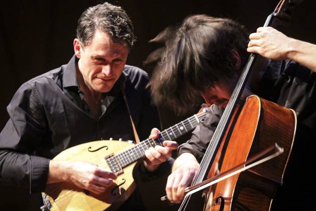 (160220) -- TEHRAN, Feb. 20, 2016 -- Austrian musicians perform at a ...