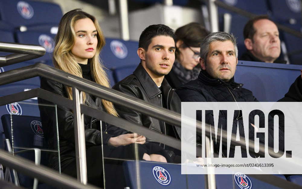 Esteban Ocon et sa compagne Elena Berri et son pere Laurent Ocon CELEBRITES : PSG vs RC Lens