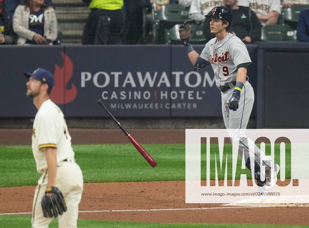 Syndication Journal Sentinel Milwaukee Brewers third baseman Brian