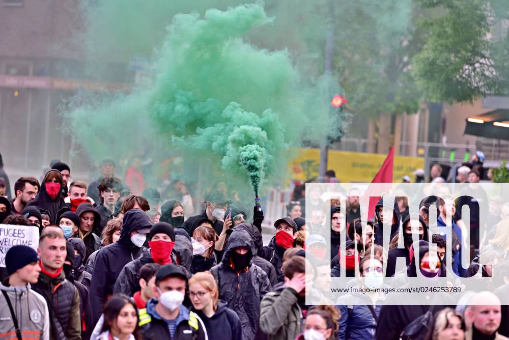 Anti-fascist demonstration In Frankfurt am Main, the anti-fascist scene ...
