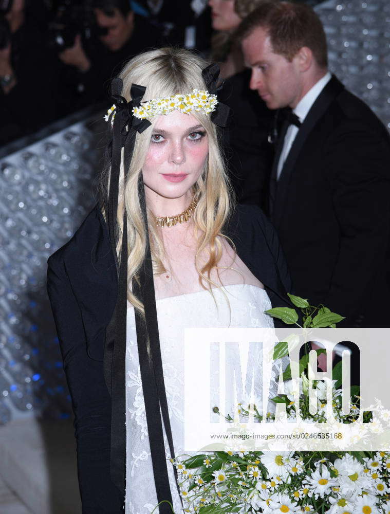 New York Usa Elle Fanning Attends The 2023 Met Gala Celebrating Karl Lagerfeld A Line Of Beauty 