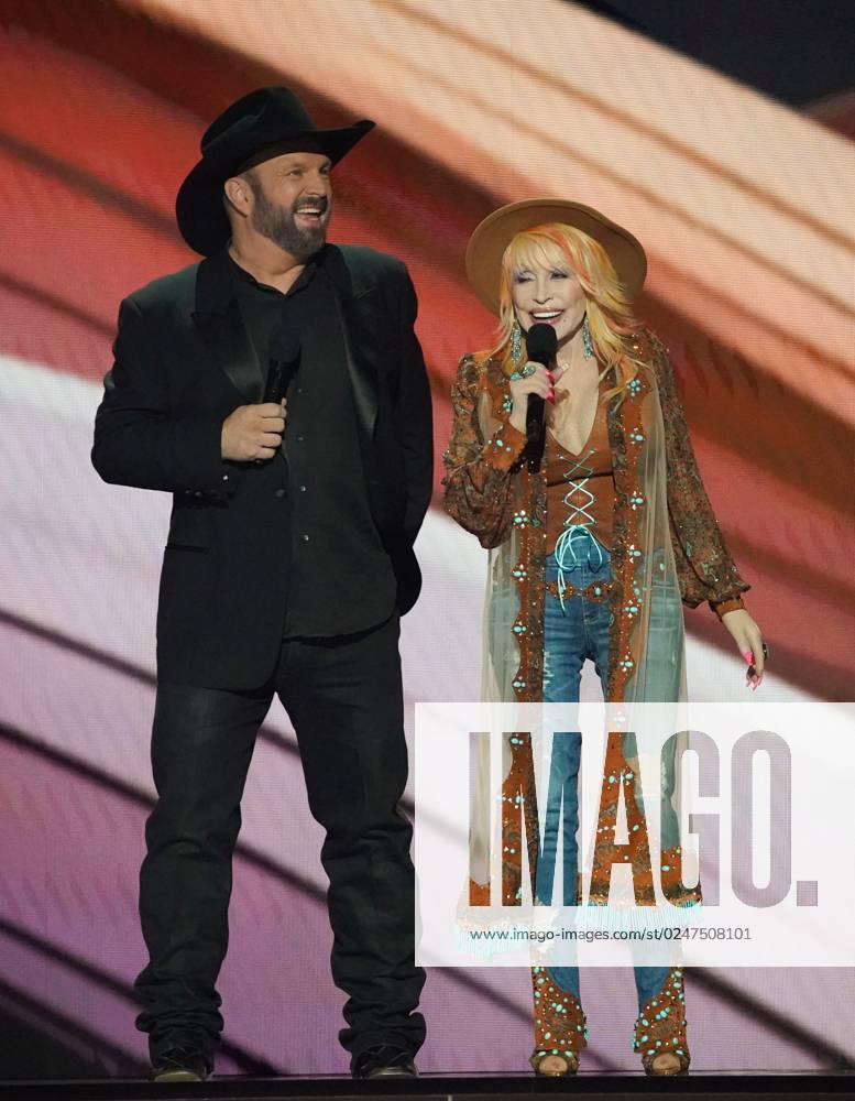 Syndication The Tennessean Dolly Parton and Garth Brooks host the 58th