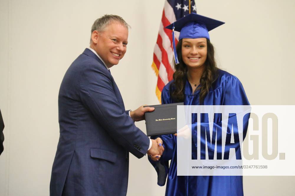 Syndication: Dallas County News Van Meter graduate Malia Kelly receives ...