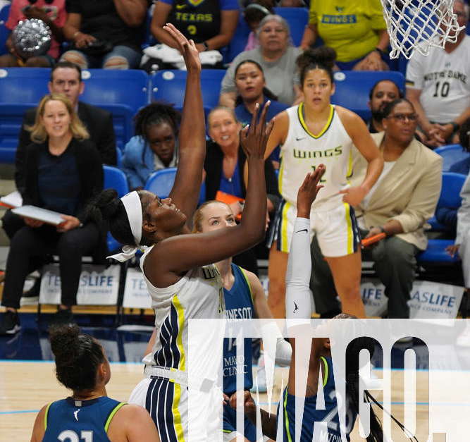 Kalani Brown of the Dallas Wings shoots left-handed during the WNBA ...