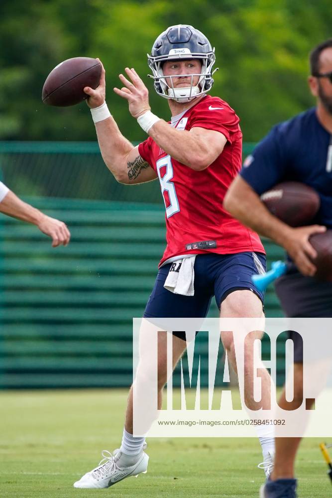 Tennessee Titans quarterback Will Levis (8) throws against the