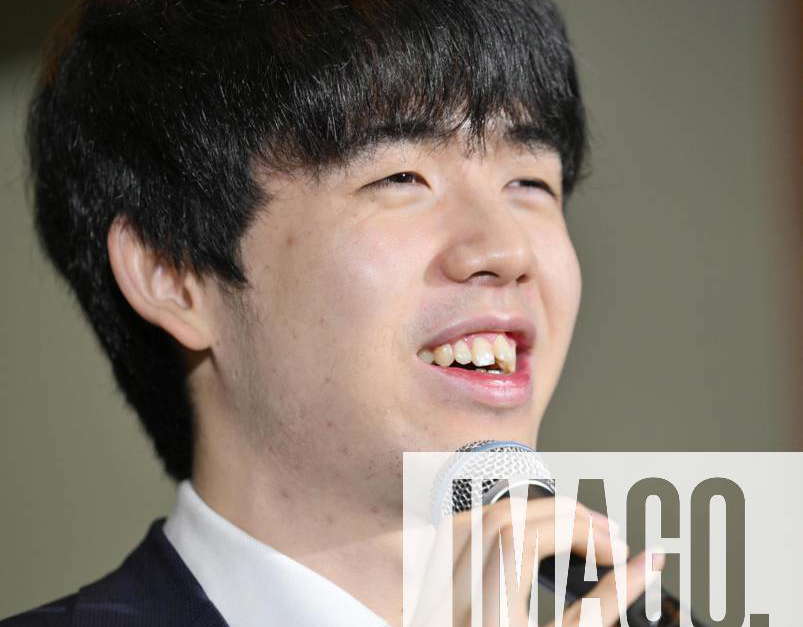 Fujii joins Habu as only player in shogi history with 7 titles Shogi ...