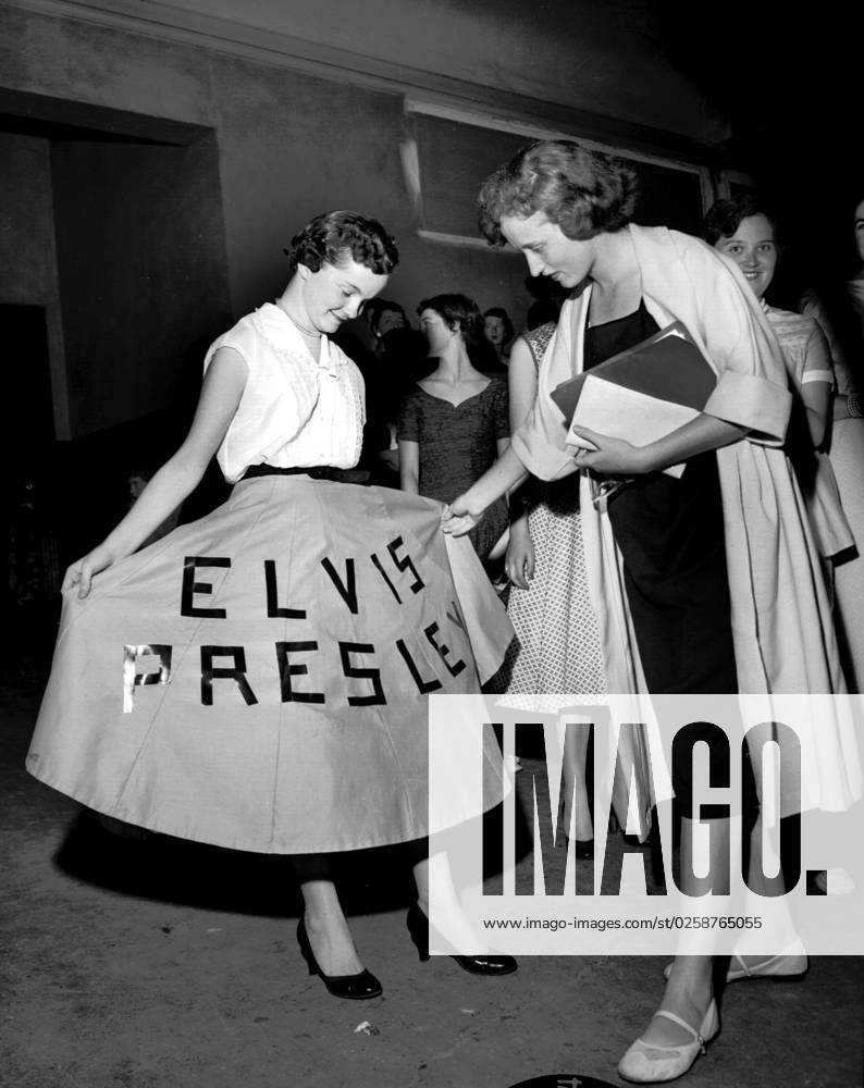 Entertainment: Elvis Presley File Photos May 15, 1956; Memphis, TN, USA; A  fan shows off her